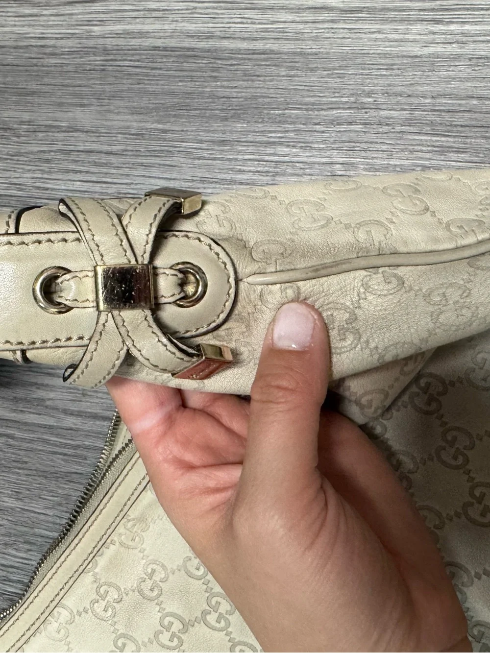 N/A worn gucci